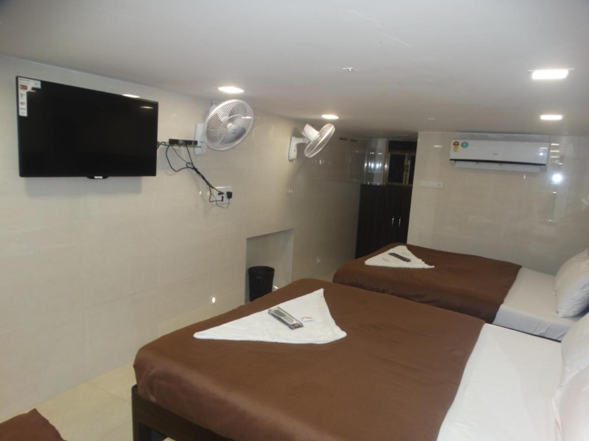 Hotel Qamar มุมไบ ภายนอก รูปภาพ