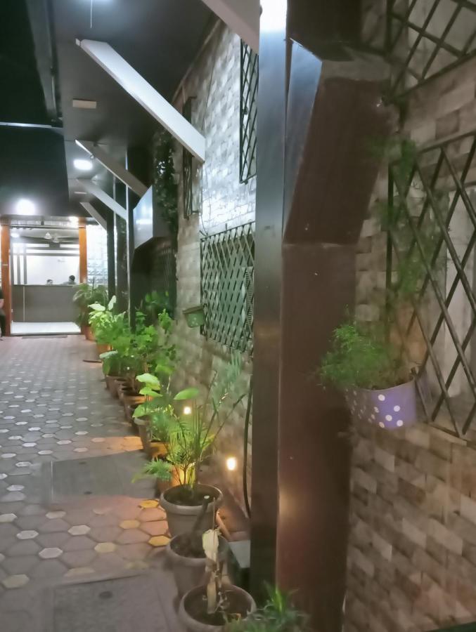 Hotel Qamar มุมไบ ภายนอก รูปภาพ