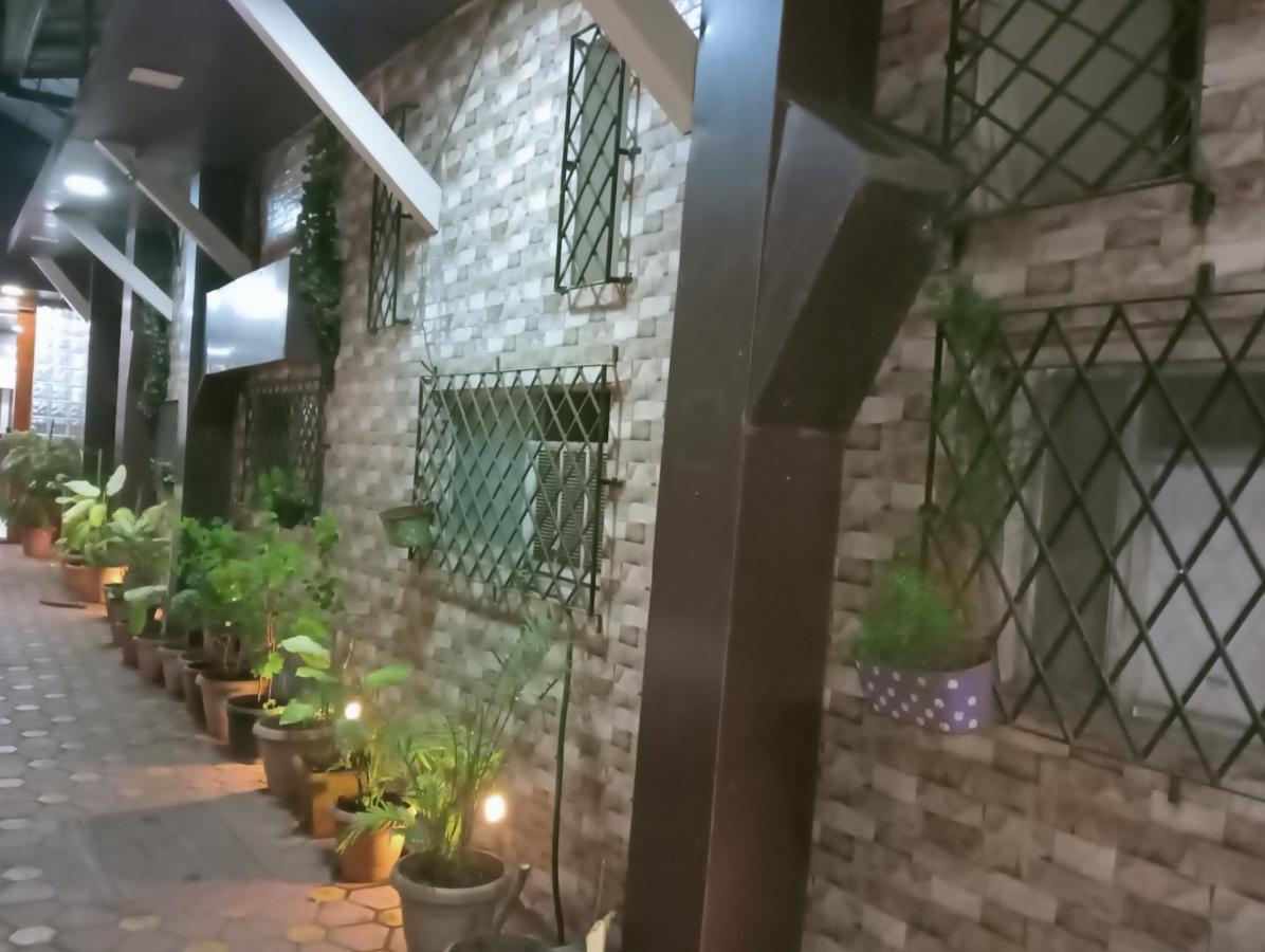 Hotel Qamar มุมไบ ภายนอก รูปภาพ