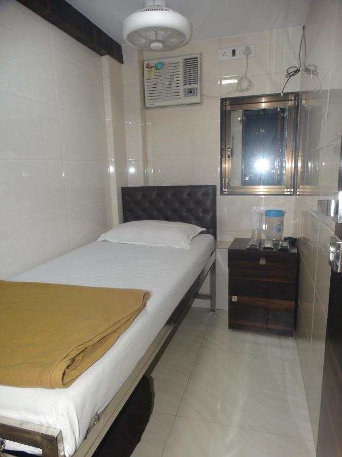 Hotel Qamar มุมไบ ภายนอก รูปภาพ
